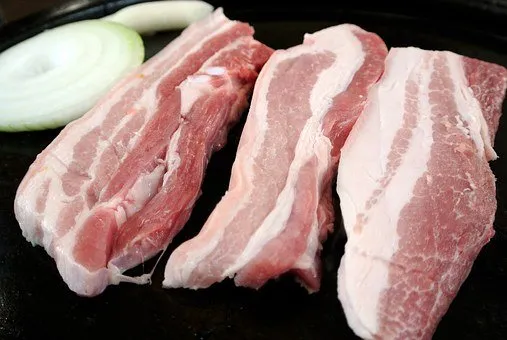 В Калининград завезли свинину из Бразилии, заражённую опасной бактерией